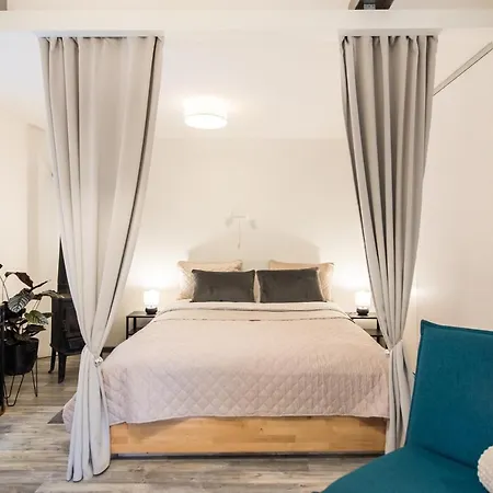 Апартаменти Cozy Place In Old Town *